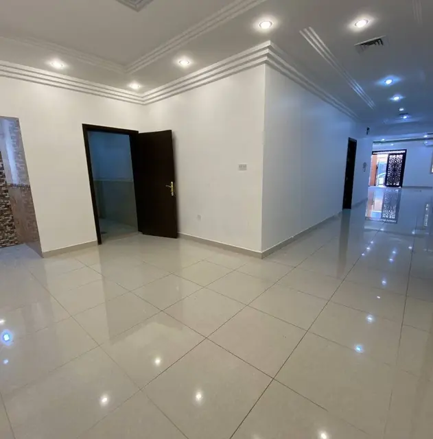 5 bedroom Apartment For Rent in North West Sulaibikhat, Al Asimah, Kuwait - photo 2