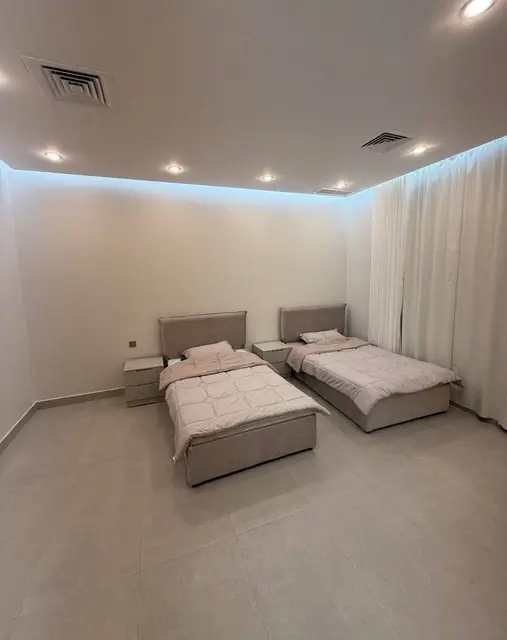7 bedroom Chalet For Rent in Ahmadi, Ahmadi, Kuwait - photo 5
