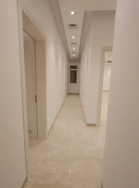 4 bedroom Villa For Rent in Abdullah Al-Mubarak, Farwaniya, Kuwait - photo 2