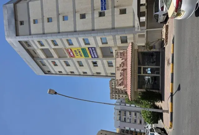 1 bedroom Shop/Office For Sale in Hawalli, Kuwait - photo 7