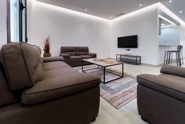 9 bedroom Chalet For Rent in Sabah Al-Ahmad City, Ahmadi, Kuwait - photo 7