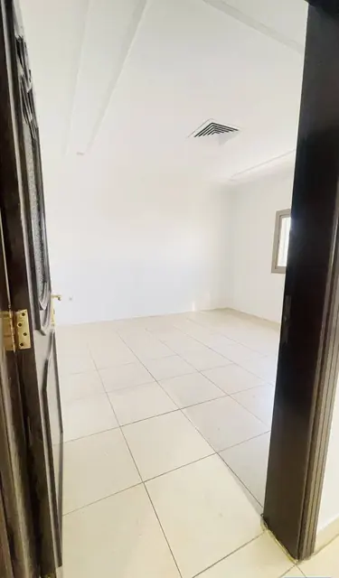 منزل/فيلا للإيجار 4 غرف في بيان، حولي، الكويت - صورة رقم 3