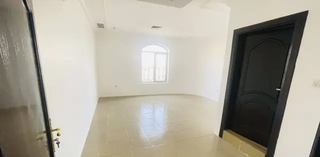 منزل/فيلا للإيجار 4 غرف في بيان، حولي، الكويت - صورة رقم 7