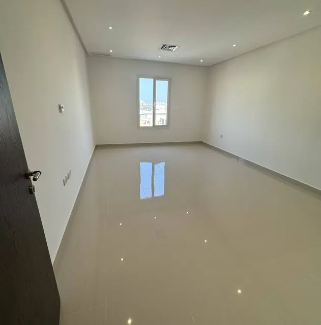 5 bedroom Villa For Rent in Fahad Al-Ahmad, Ahmadi, Kuwait - photo 3