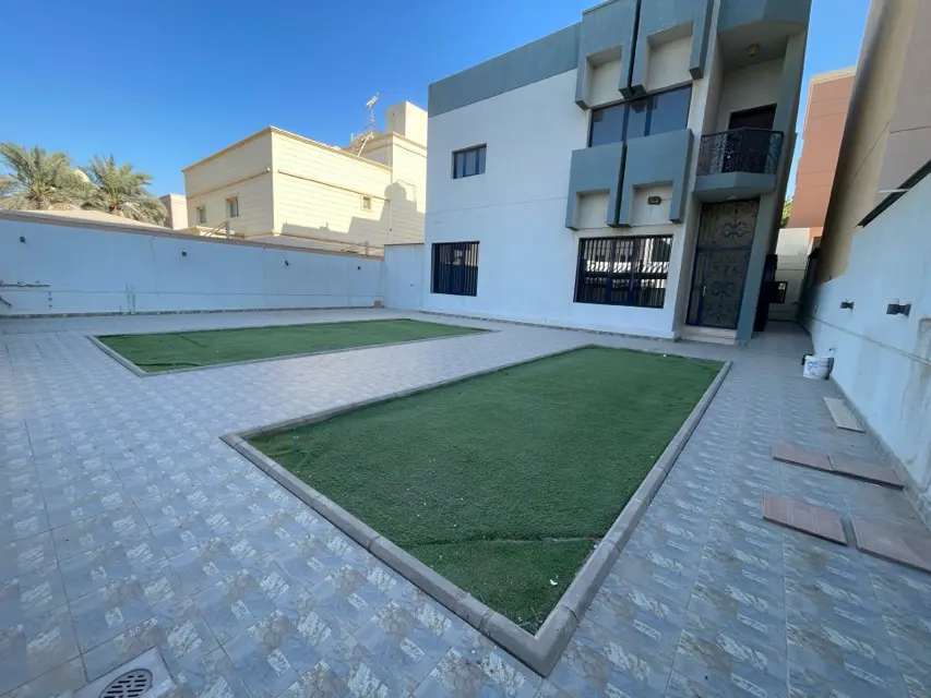 4 bedroom Villa For Rent in Surra, Al Asimah, Kuwait - photo 6