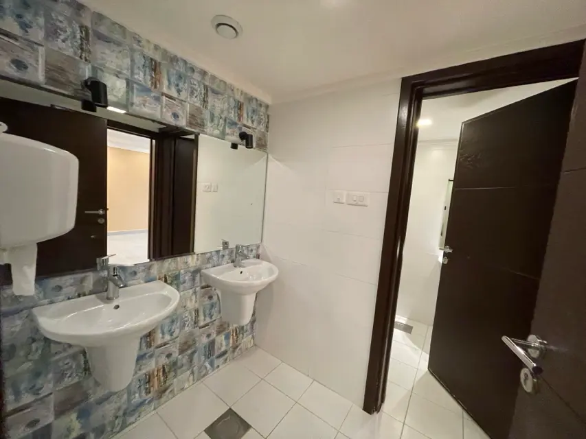 4 bedroom Villa For Rent in Surra, Al Asimah, Kuwait - photo 5