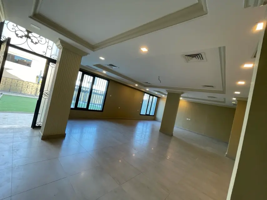 4 bedroom Villa For Rent in Surra, Al Asimah, Kuwait - photo 7