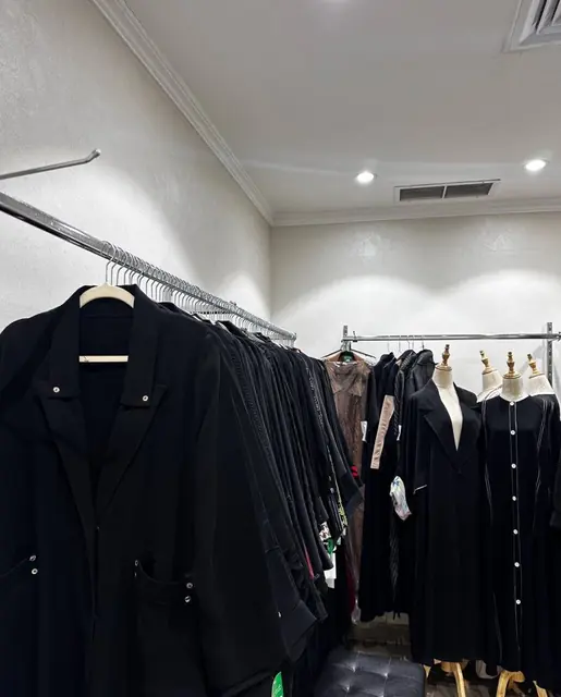 1 bedroom Shop/Office For Sale in Farwaniya, Farwaniya, Kuwait - photo 2
