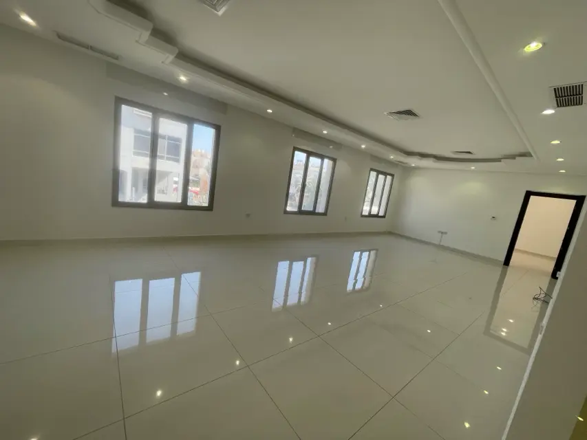 4 bedroom Apartment For Rent in Surra, Al Asimah, Kuwait - photo 2