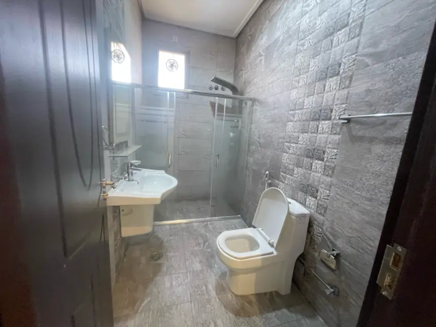 4 bedroom Apartment For Rent in Surra, Al Asimah, Kuwait - photo 8