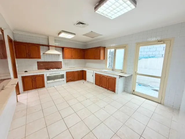 3 bedroom Villa For Rent in Salwa, Hawalli, Kuwait - photo 2