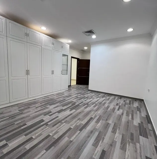 4 bedroom Apartment For Rent in Omariya, Farwaniya, Kuwait - photo 2