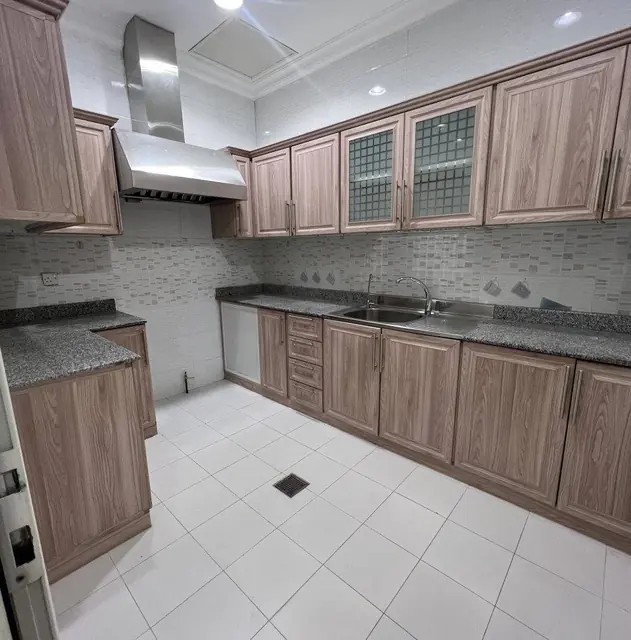 4 bedroom Apartment For Rent in Omariya, Farwaniya, Kuwait - photo 3