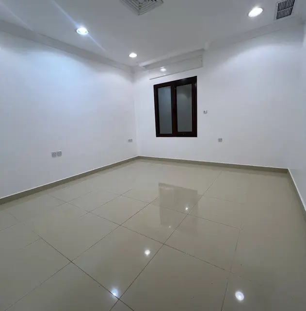 4 bedroom Apartment For Rent in Omariya, Farwaniya, Kuwait - photo 4