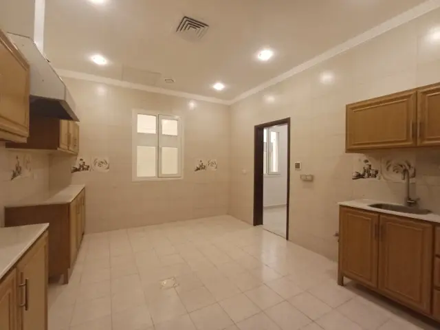4 bedroom Apartment For Rent in Funaitis, Mubarak Al-Kabeer, Kuwait - photo 2