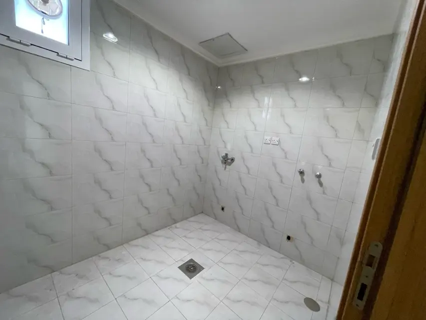 5 bedroom Apartment For Rent in Yarmouk, Al Asimah, Kuwait - photo 4