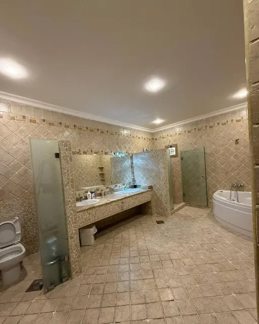 8 bedroom Villa For Sale in New Wafra, Ahmadi, Kuwait - photo 3