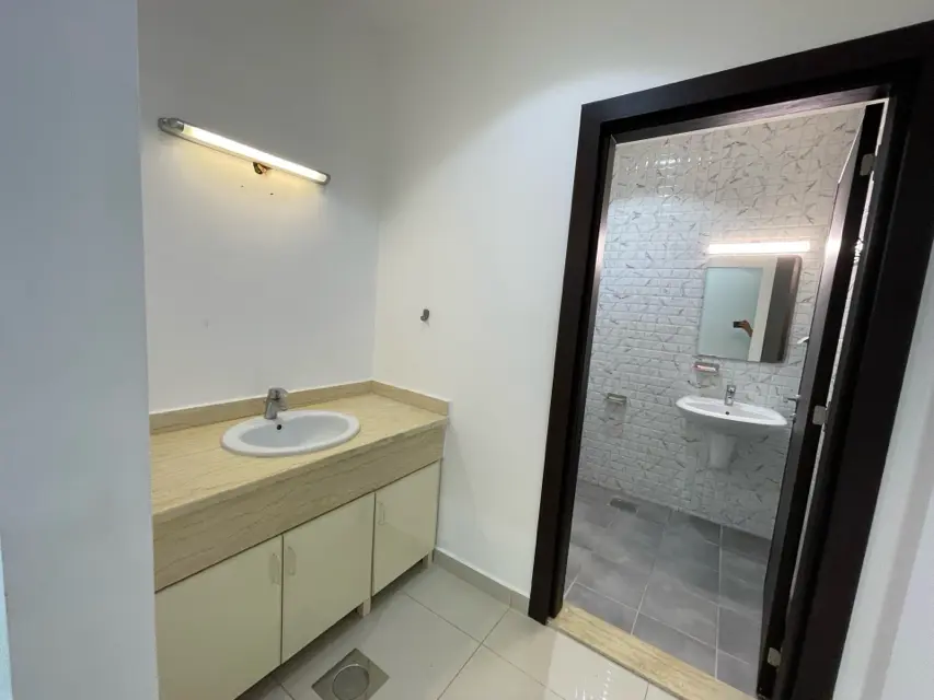5 bedroom Villa For Rent in West Abdullah Al-Mubarak, Farwaniya, Kuwait - photo 3