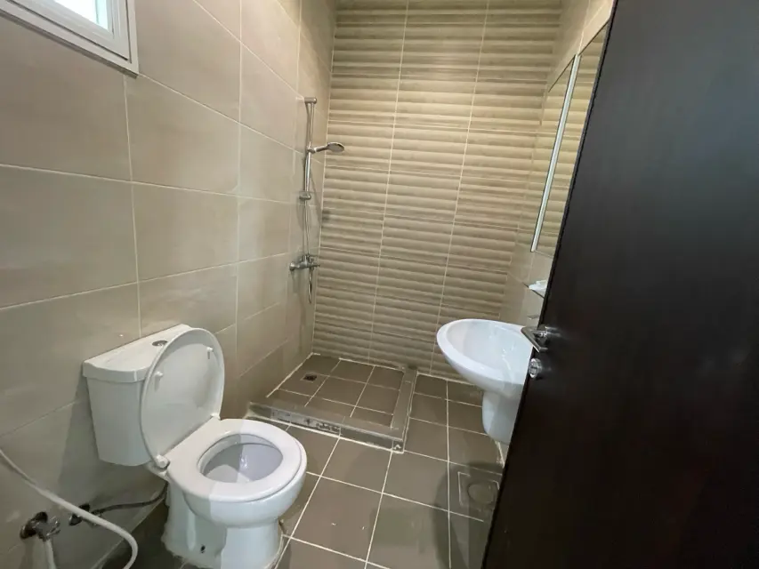 5 bedroom Villa For Rent in West Abdullah Al-Mubarak, Farwaniya, Kuwait - photo 5