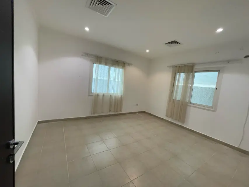5 bedroom Villa For Rent in West Abdullah Al-Mubarak, Farwaniya, Kuwait - photo 6