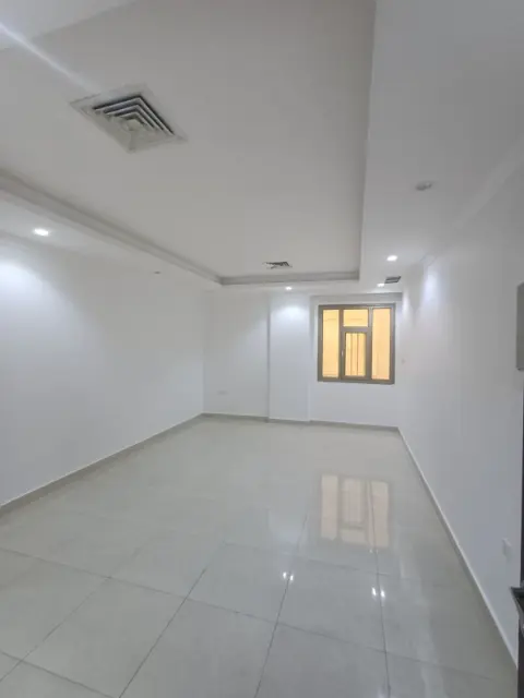 3 bedroom Apartment For Rent in Abu Futaira, Mubarak Al-Kabeer, Kuwait - photo 2