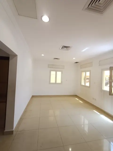 5 bedroom Villa For Rent in Siddiq, Hawalli, Kuwait - photo 3